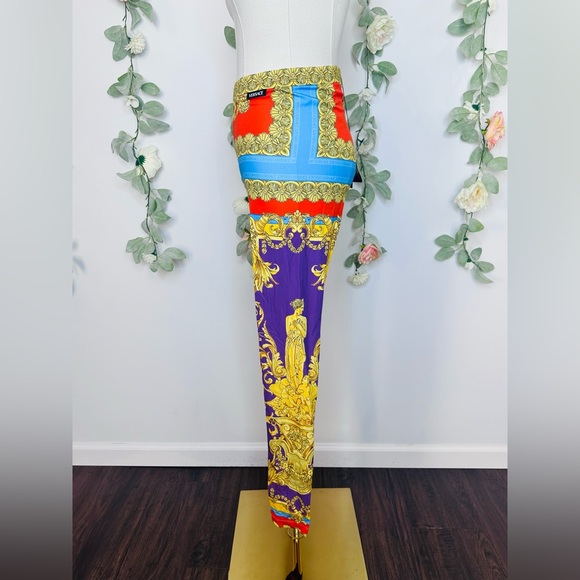 Versace Heritage Print Ankle Crop Leggings - Picture 9 of 16